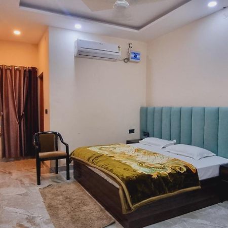 Surya Palace Ayodhya Ngoại thất bức ảnh
