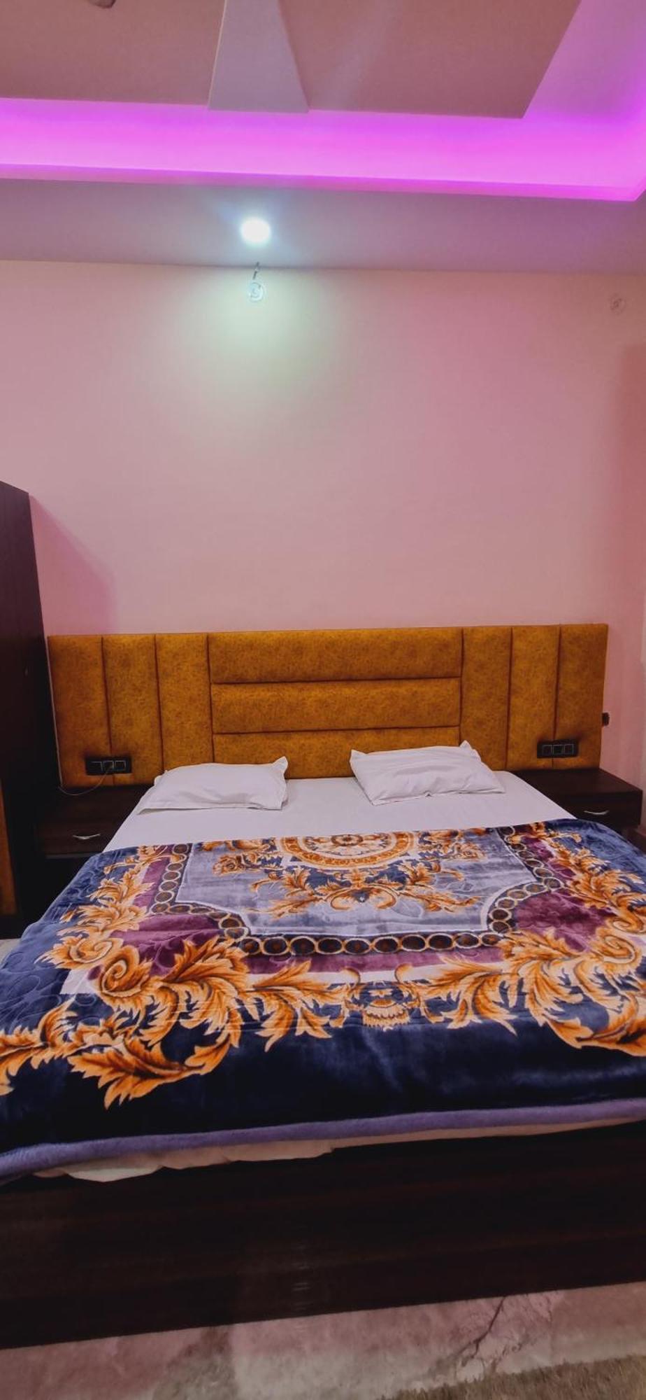 Surya Palace Ayodhya Ngoại thất bức ảnh