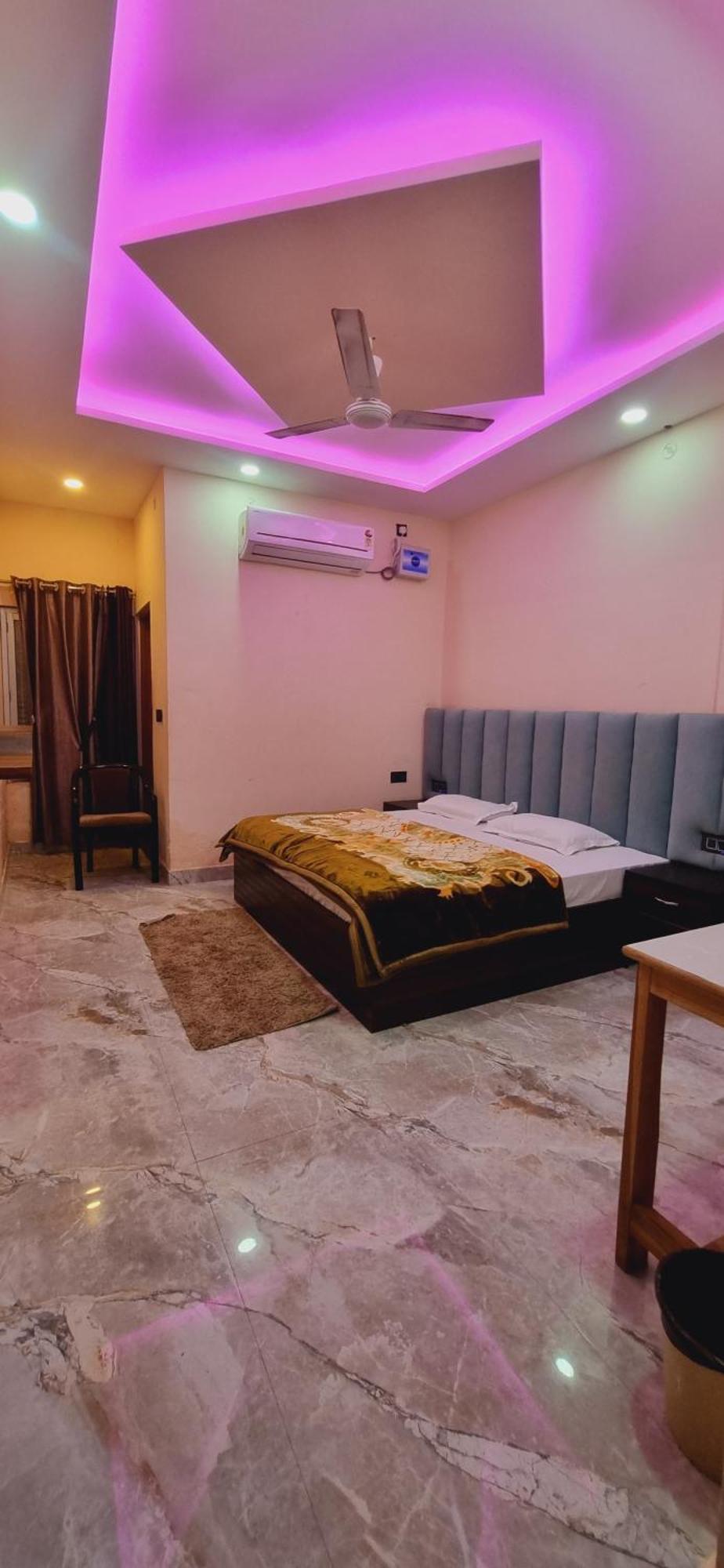 Surya Palace Ayodhya Ngoại thất bức ảnh