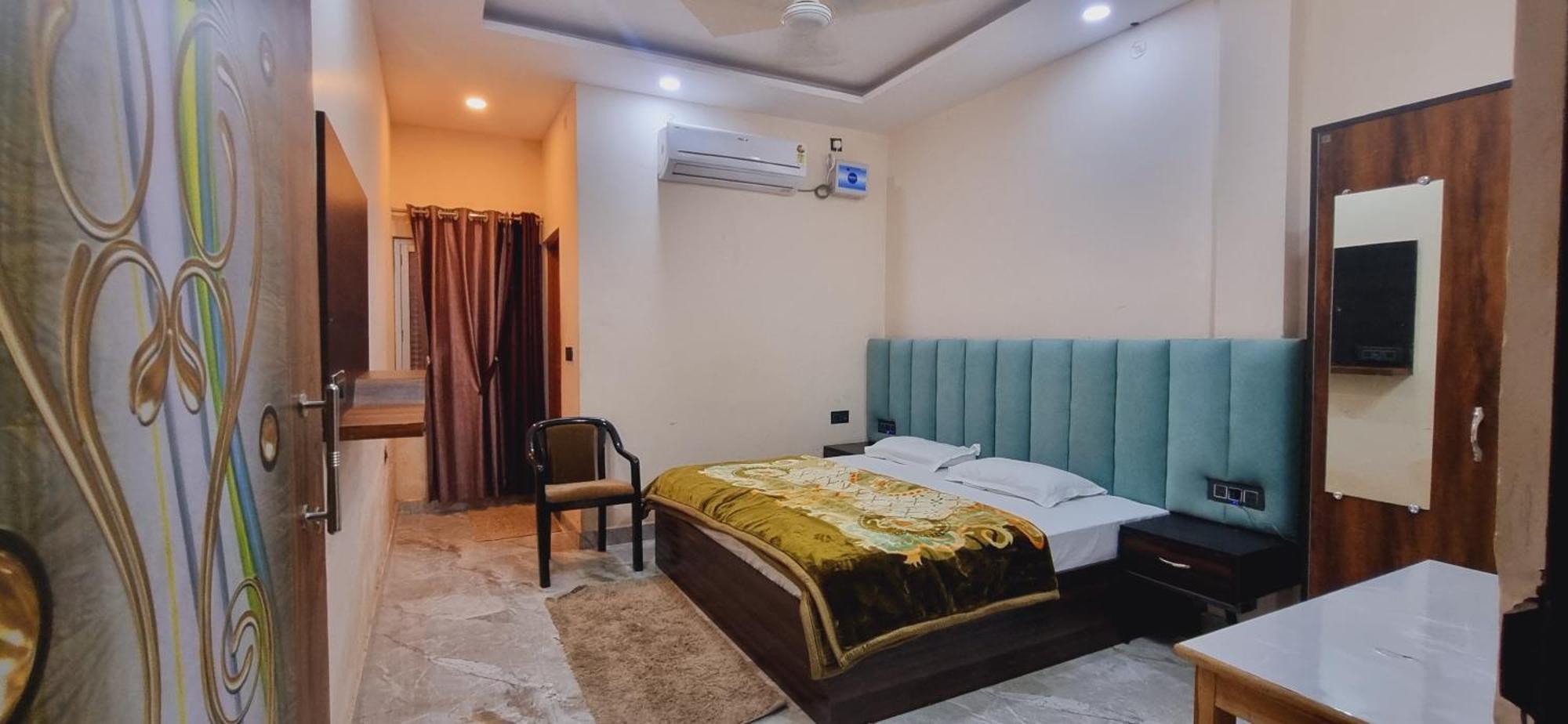 Surya Palace Ayodhya Ngoại thất bức ảnh